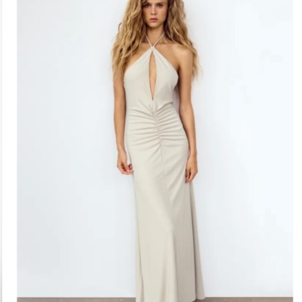 LONG DRAPED HALTER DRESS
GREENISH